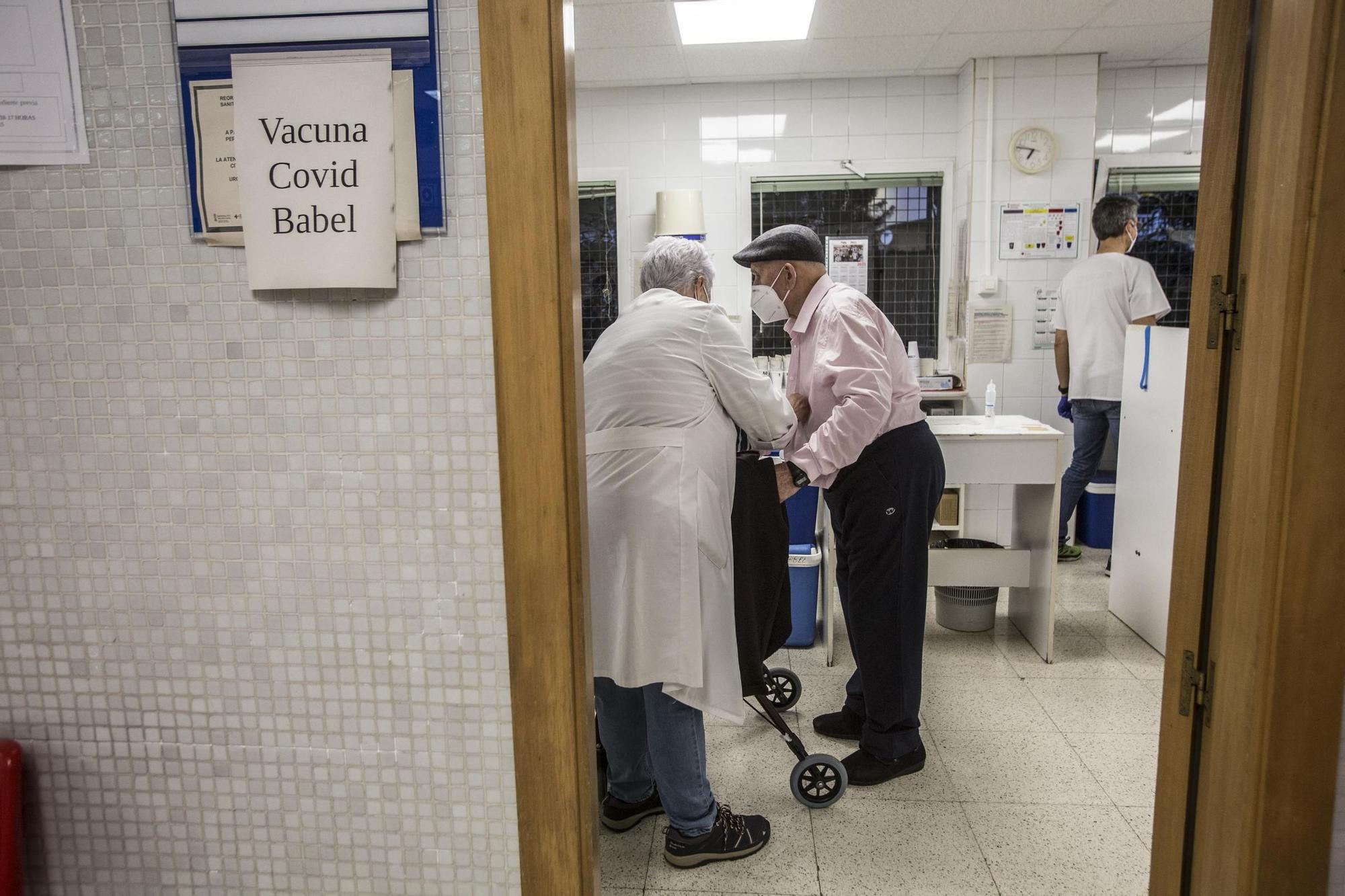 Los mayores de 90 años se vacunan contra el covid