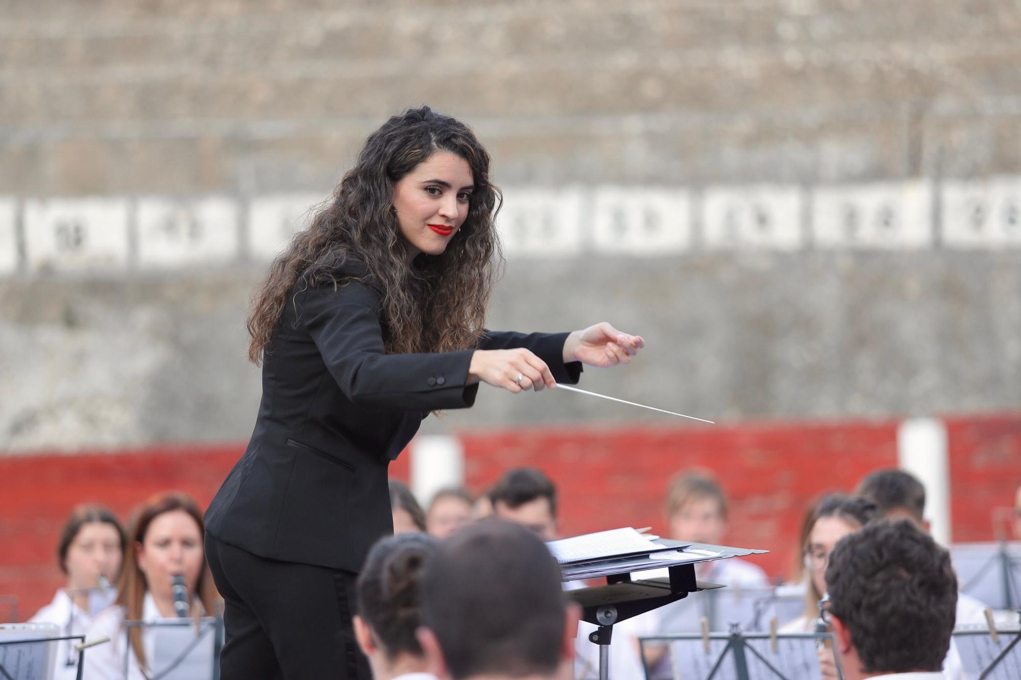 Bocairent recibe a Nerea y la corte a los sones de "Nerea"