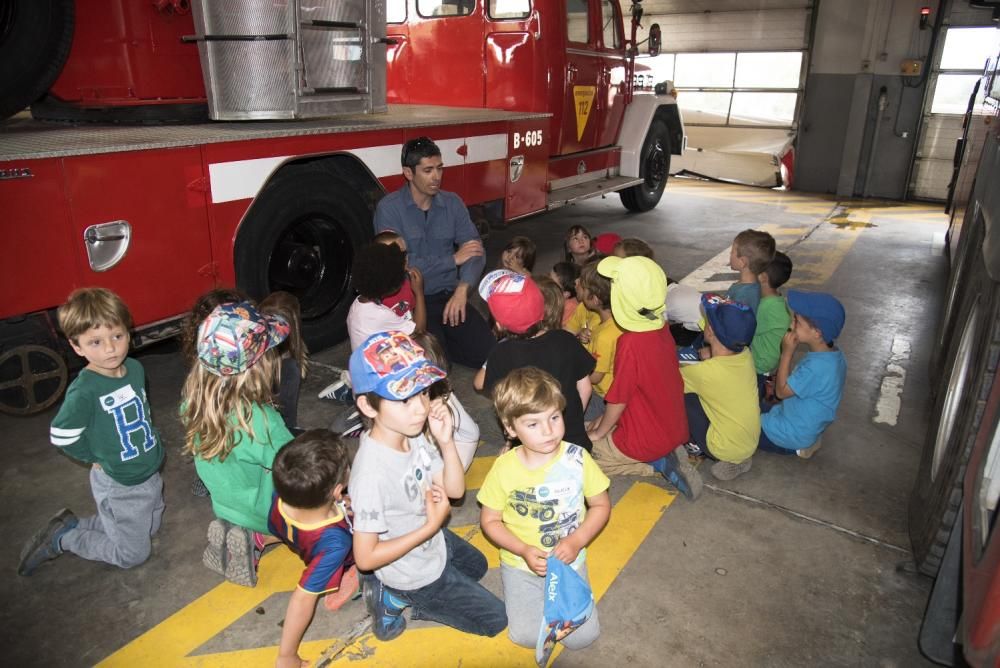 Infants visiten el Parc de Bombers de Manresa