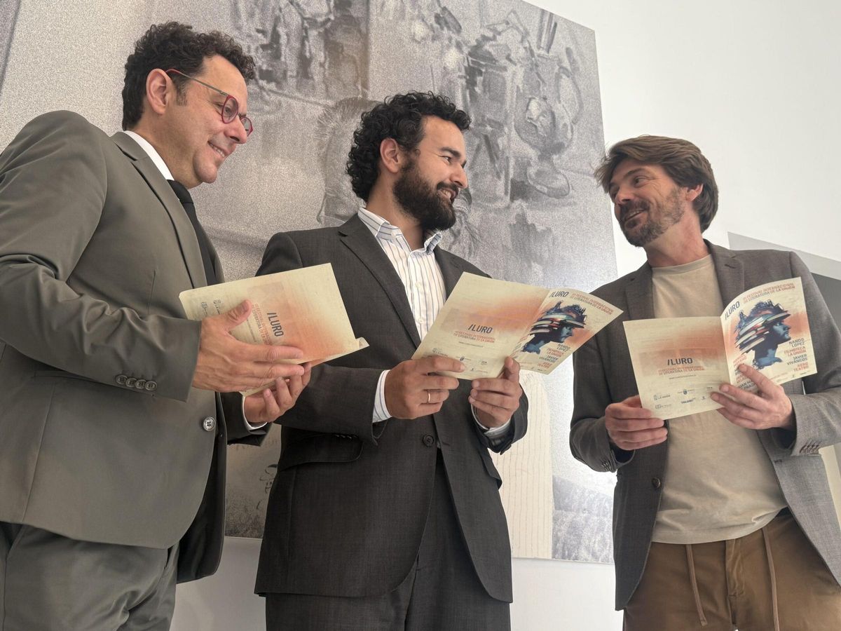 Manuel Cebrián, Joaquín Zapata y Rafael Fuster, director del Museo Ramón Gaya.