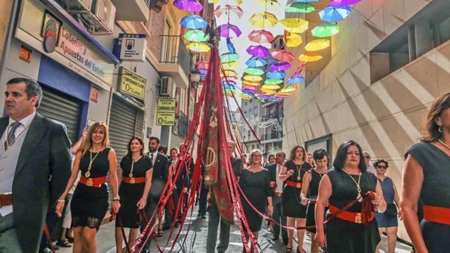 La Gloriosa Enseña del Oriol sale cada 17 de julio a las calles de Orihuela.