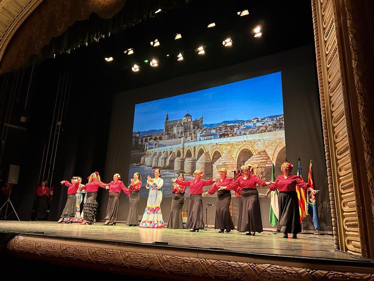 Una de las actuaciones durante la gala por el Día de Andalucía en Elche