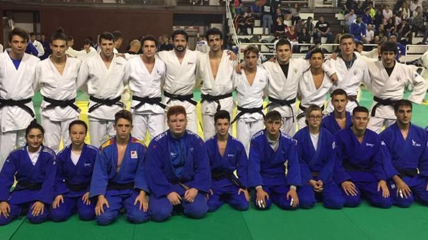 Representació de la Catalunya Central al campionat de Catalunya sènior de judo a les Llars Mundet