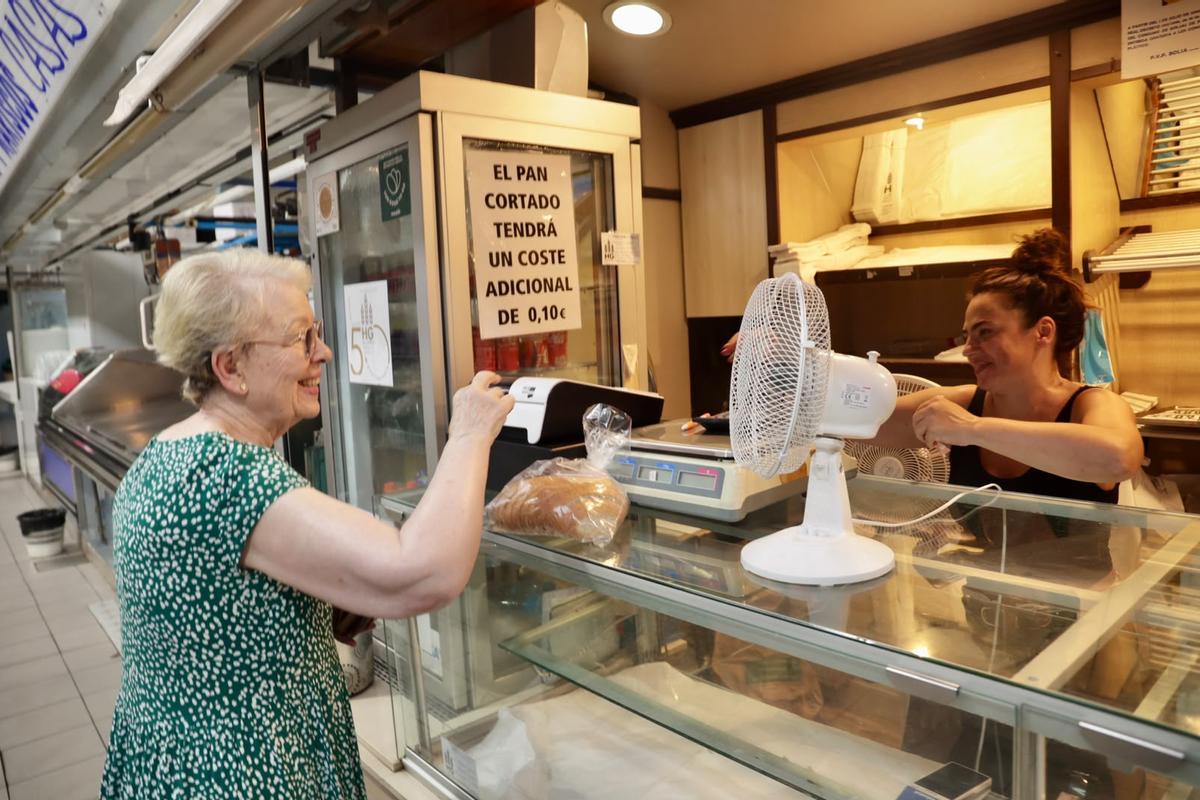 Sin aire acondicionado en plena ola de calor en el Mercado de Benalúa