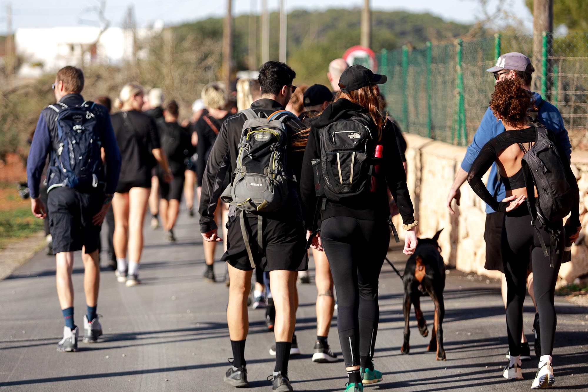 Ibiza Hikes Station celebra una caminata y limpieza de monte a favor de IFCC