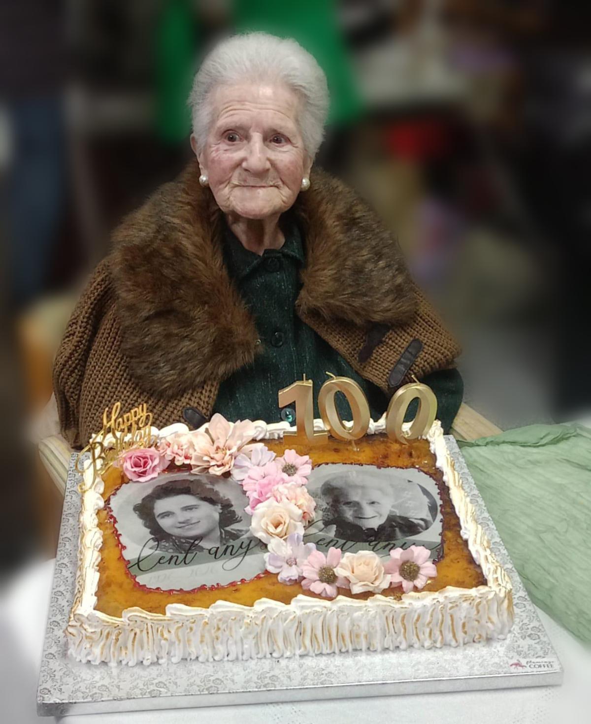 Asunción, durante la celebración de sus 100 años en Burriana, donde vive con su familia.