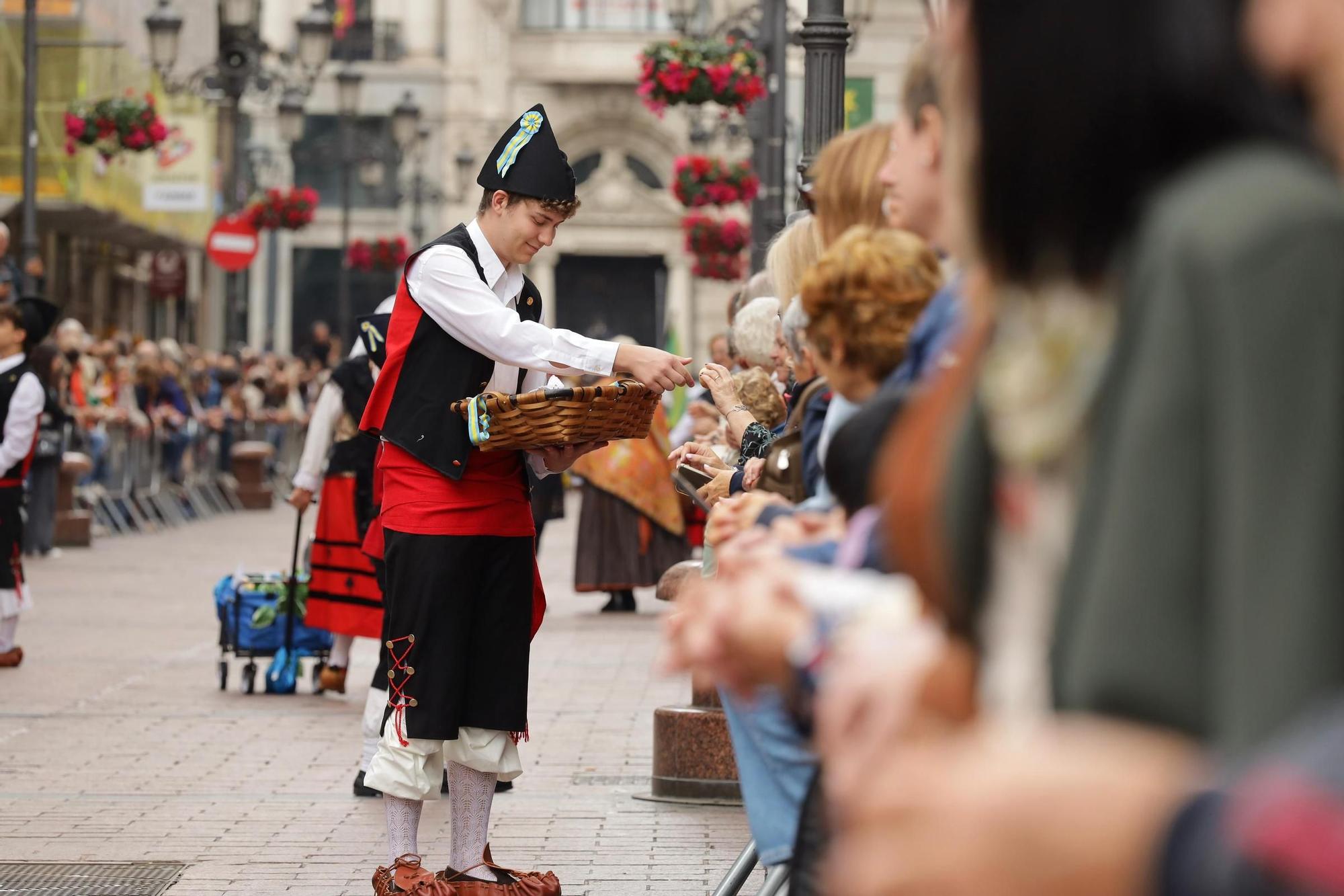 La Ofrenda de Frutos brilla un año más por el centro de Zaragoza