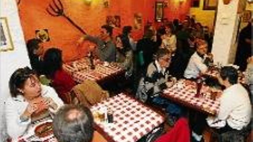 Els restaurants s&#039;omplen i triomfen sobretot en els sopars