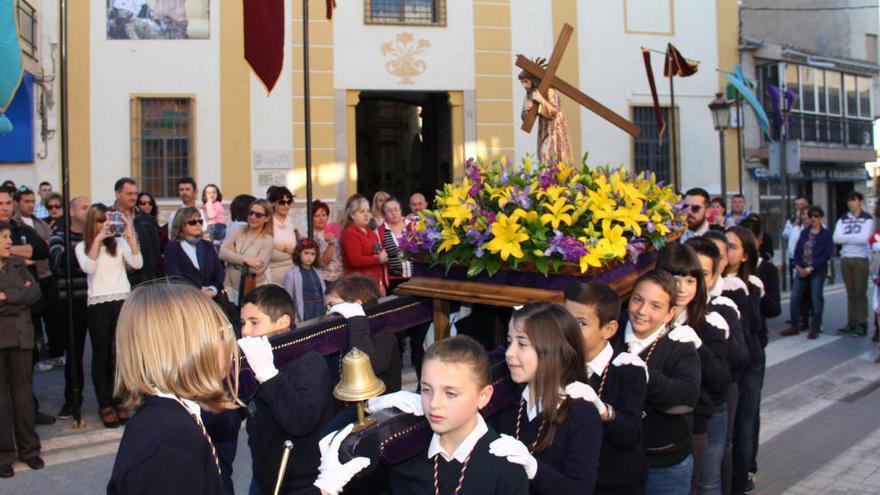 Devoción infantil en Semana Santa