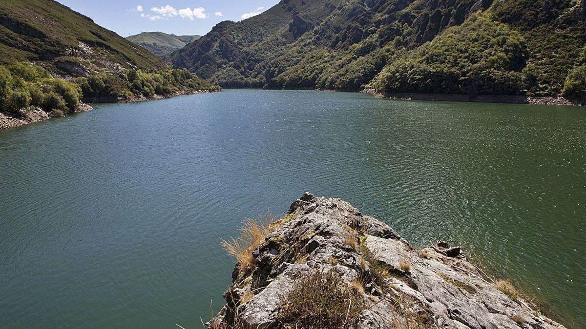 El pantano de Tanes, en el concejo de Caso.