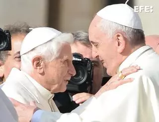 Francisco se despide del difunto Benedicto XVI recordándolo como un hombre "noble" y "gentil"