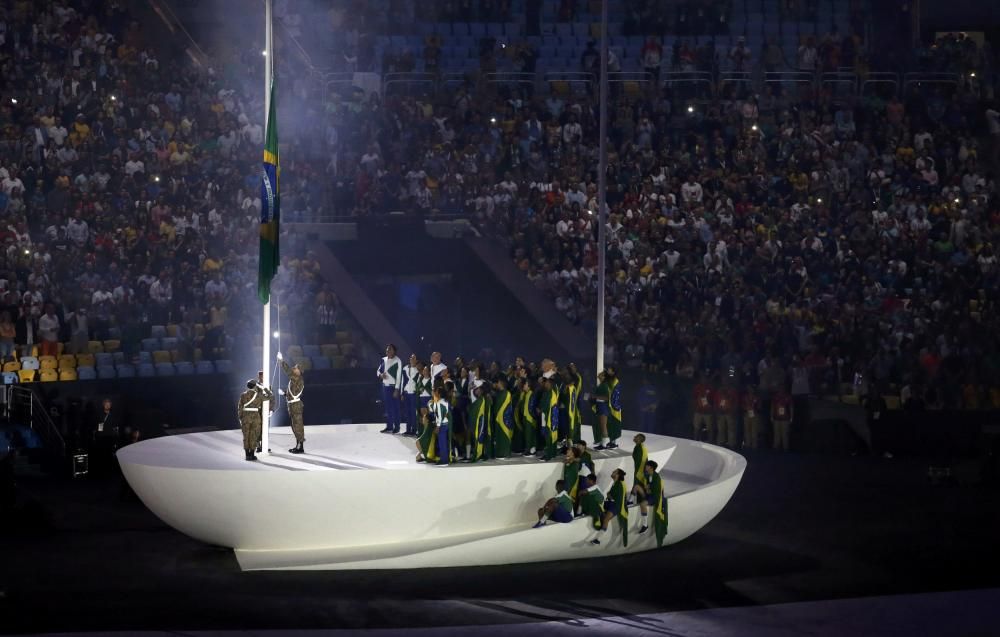 La ceremonia de inauguración de las Olimpiadas recreó el Brasil indígena, las diferentes culturas y las grandes urbes.