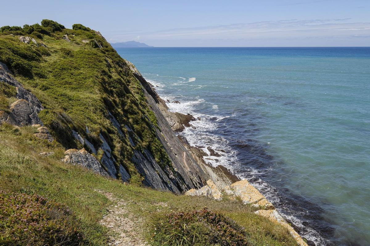 Zumaia en la costa norte de España (País Vasco)