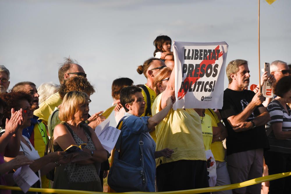 Unes 400 persones retornen al pla de Lledoners per