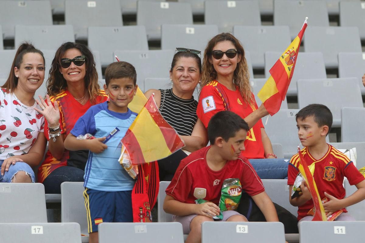 Aficionados en el encuentro de ‘La Rojita’