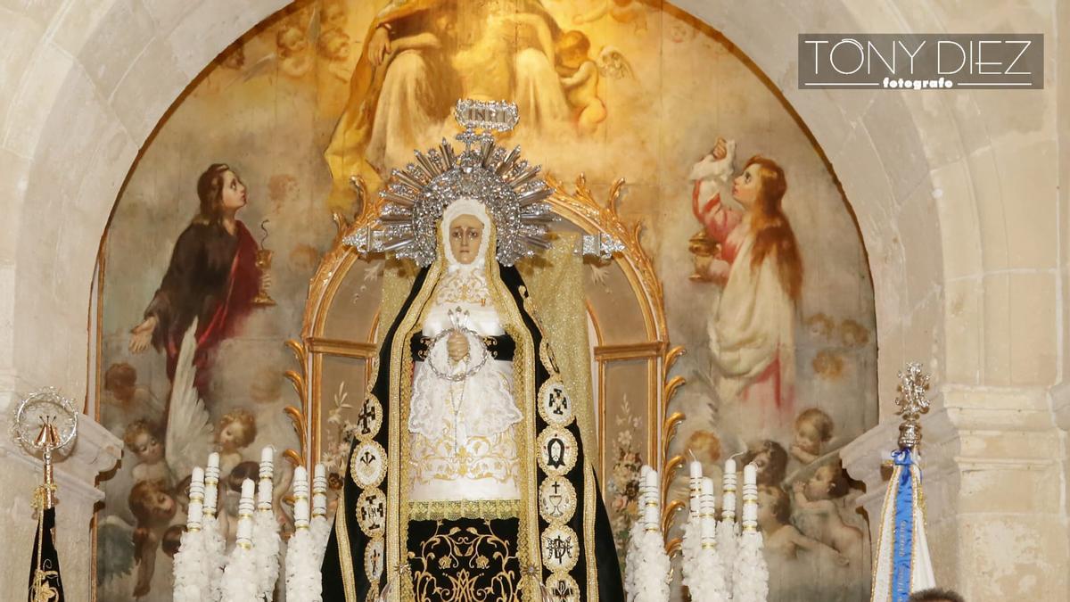 La Soledad de Santa María en su altar de culto