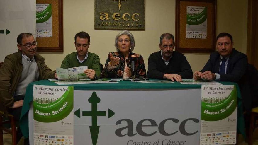 Presentación de la carrera, en la sede de la AECC de Benavente.