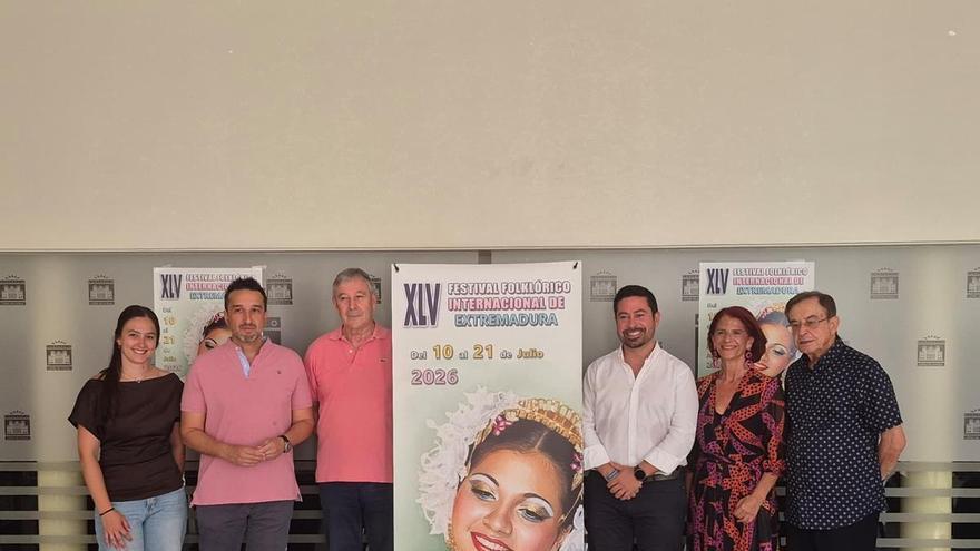 Badajoz celebra el Festival Folklórico Internacional con 13 grupos llegados de todo el mundo y actividades por la ciudad