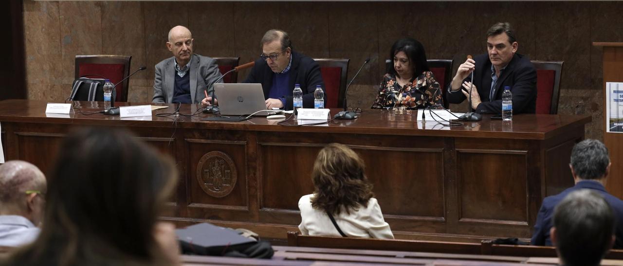 Ponencia en Zaragoza: &quot;Una persona en su sano juicio no debería adaptarse bien a la cárcel&quot;