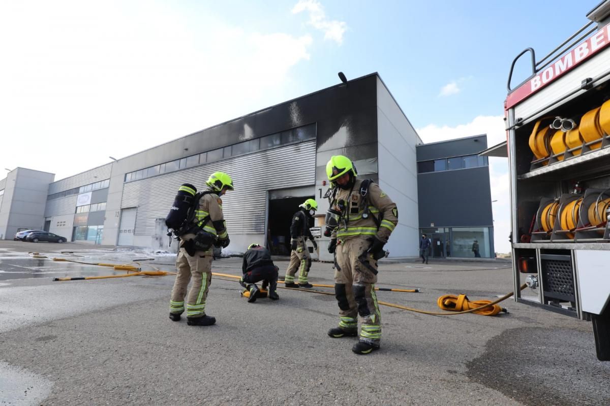 Incendio en una nave de Plaza