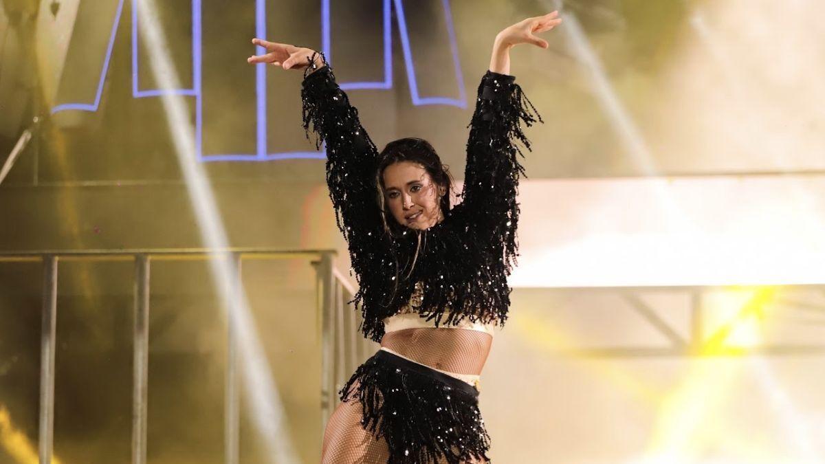 La coruñesa Tania Zapata, en uno de sus shows con la orquesta Panorama