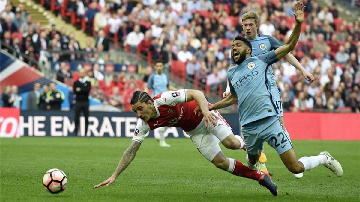 Bellerín disputó la prórroga ante el Manchester City