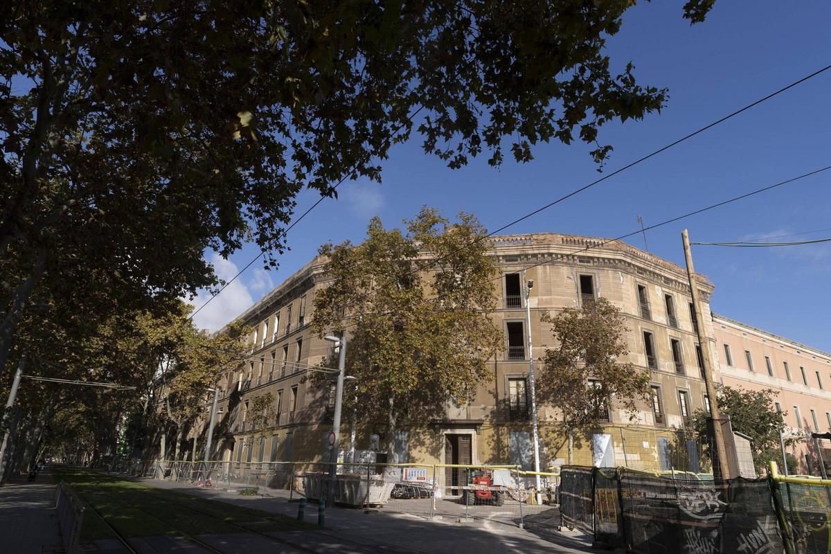 La UPF derriba las últimas casas de los militares de la Ciutadella para ampliar el campus