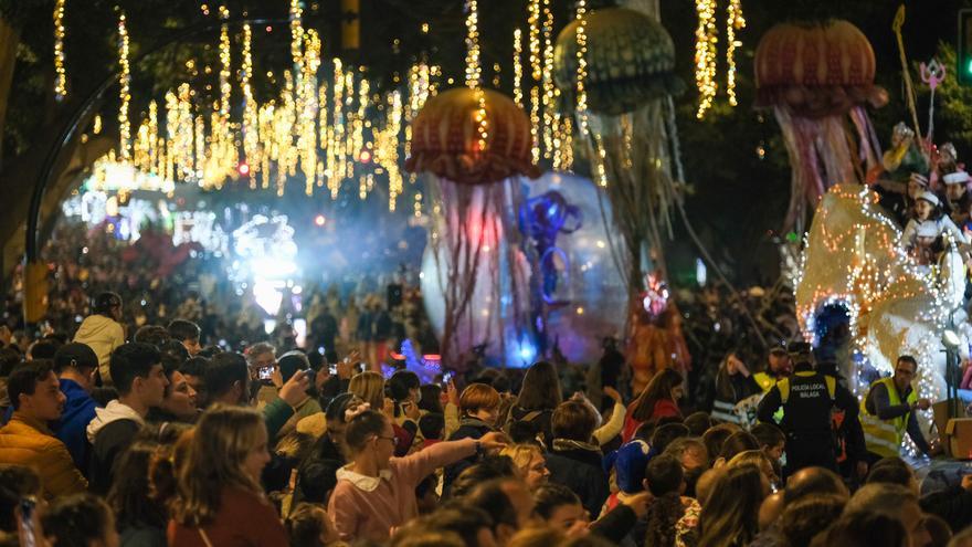 Caramelos lanzados desde abajo y música con bajo volumen: así será la cabalgata de Reyes de Alhaurín de la Torre