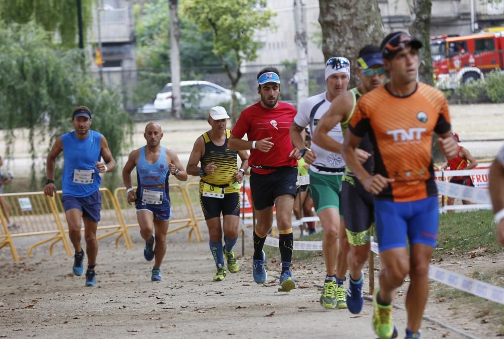 Las 24 horas de Castrelos, un maratón en el calendario atlético vigués.