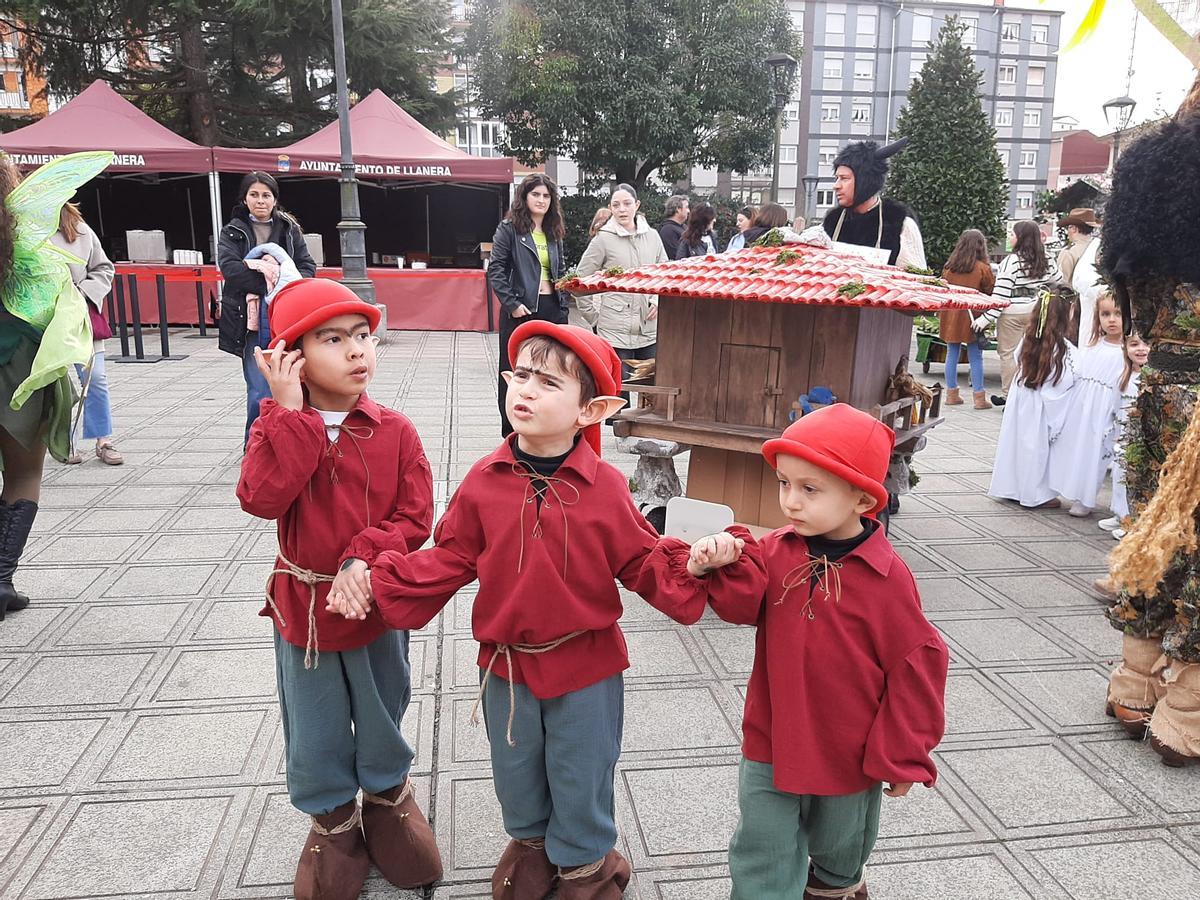Llanera festeja un Antroxu infantil de récord Llanera festeja un Antroxu infantil de récord