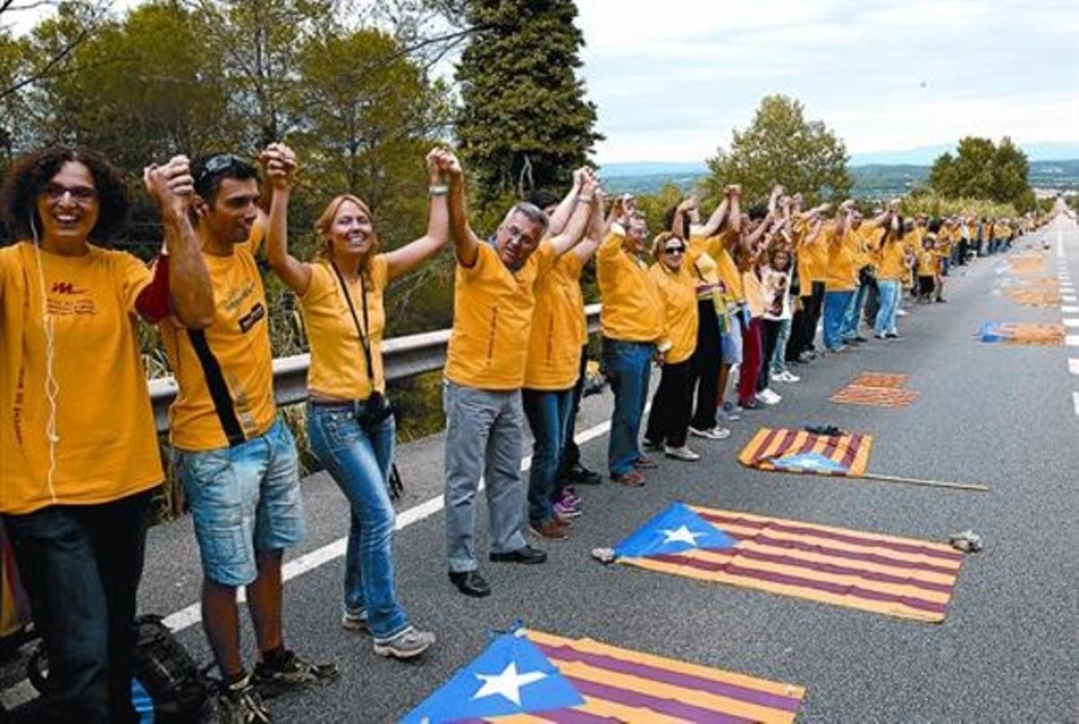 La Via Catalana, a su paso por la localidad de Bàscara (Alt Empordà).