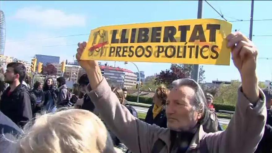 Primeras protestas contra la presencia del Rey en Barcelona