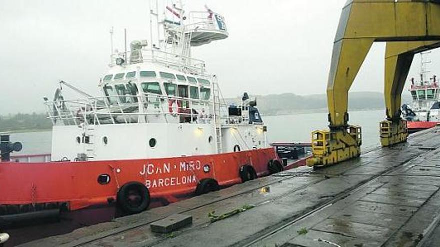 Los remolcadores «Joan Miró», «Pau Casals» y «Joaquím Ruira», atracados ayer de tarde en el muelle de Raíces.