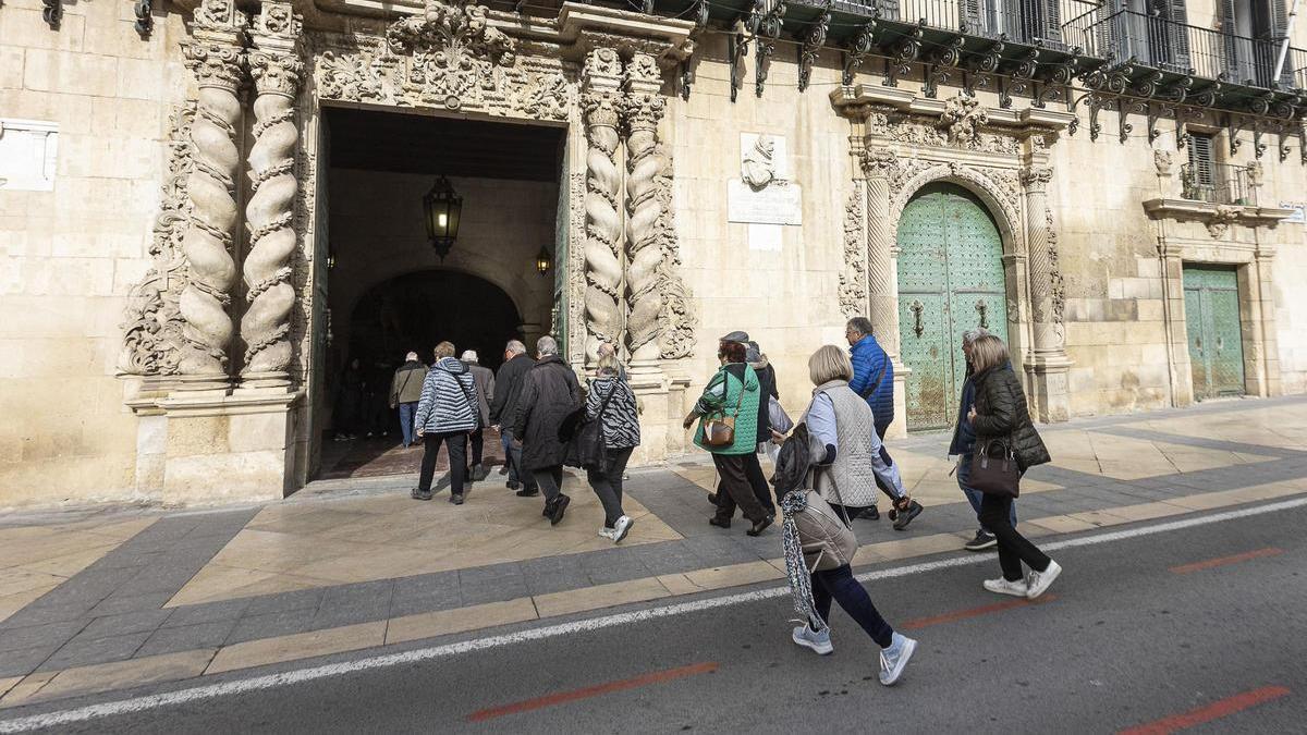 Fachada del Ayuntamiento de Alicante, en una imagen de archivo