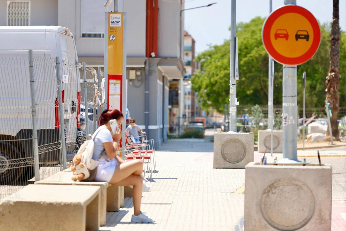 El sol en la estación de metro de Paiporta