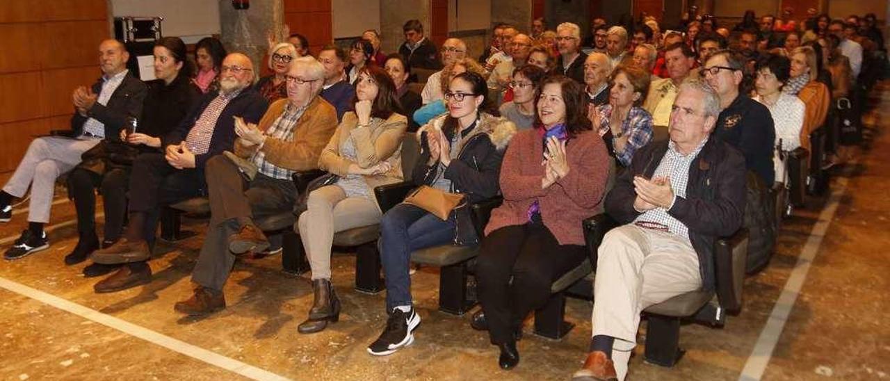 El público asistente a la conferencia de ayer en el Auditorio Municipal do Areal de Vigo. // R. Grobas