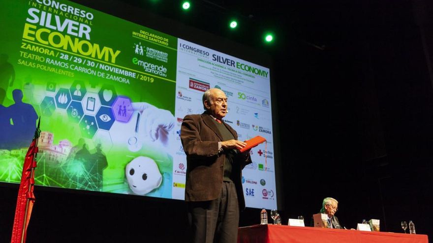 El filósofo José Antonio Marina durante su intervención en el primer congreso de Silver Economy.