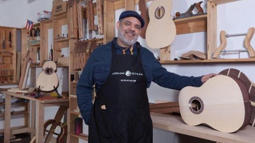 Los viejos oficios: Ricardo Ramos, constructor de guitarras