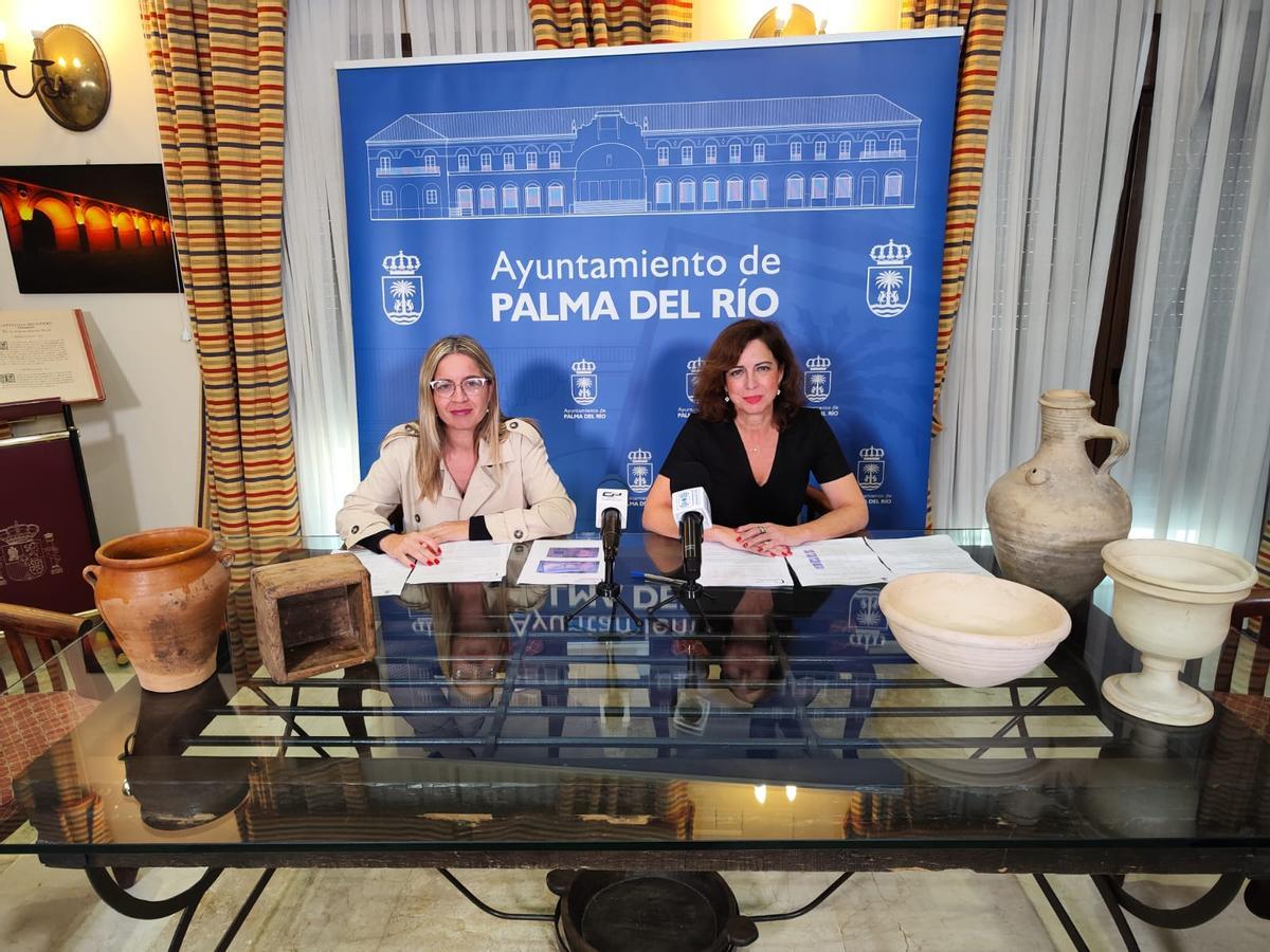 Mariángeles Zamora y Matilde Esteo presentan las piezas.