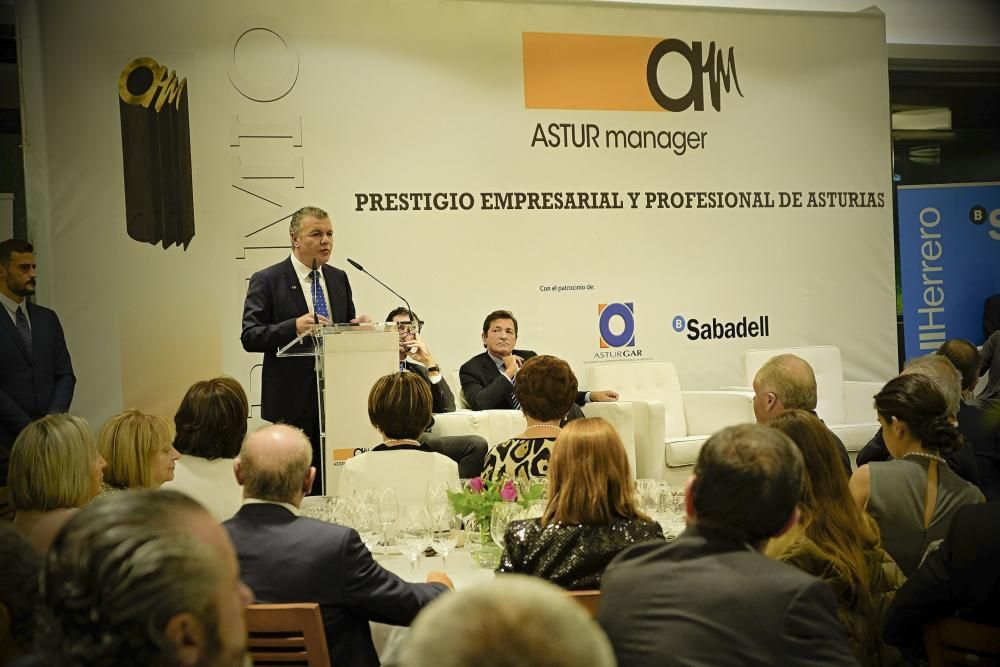 Personalidades en los premios Astur Manager