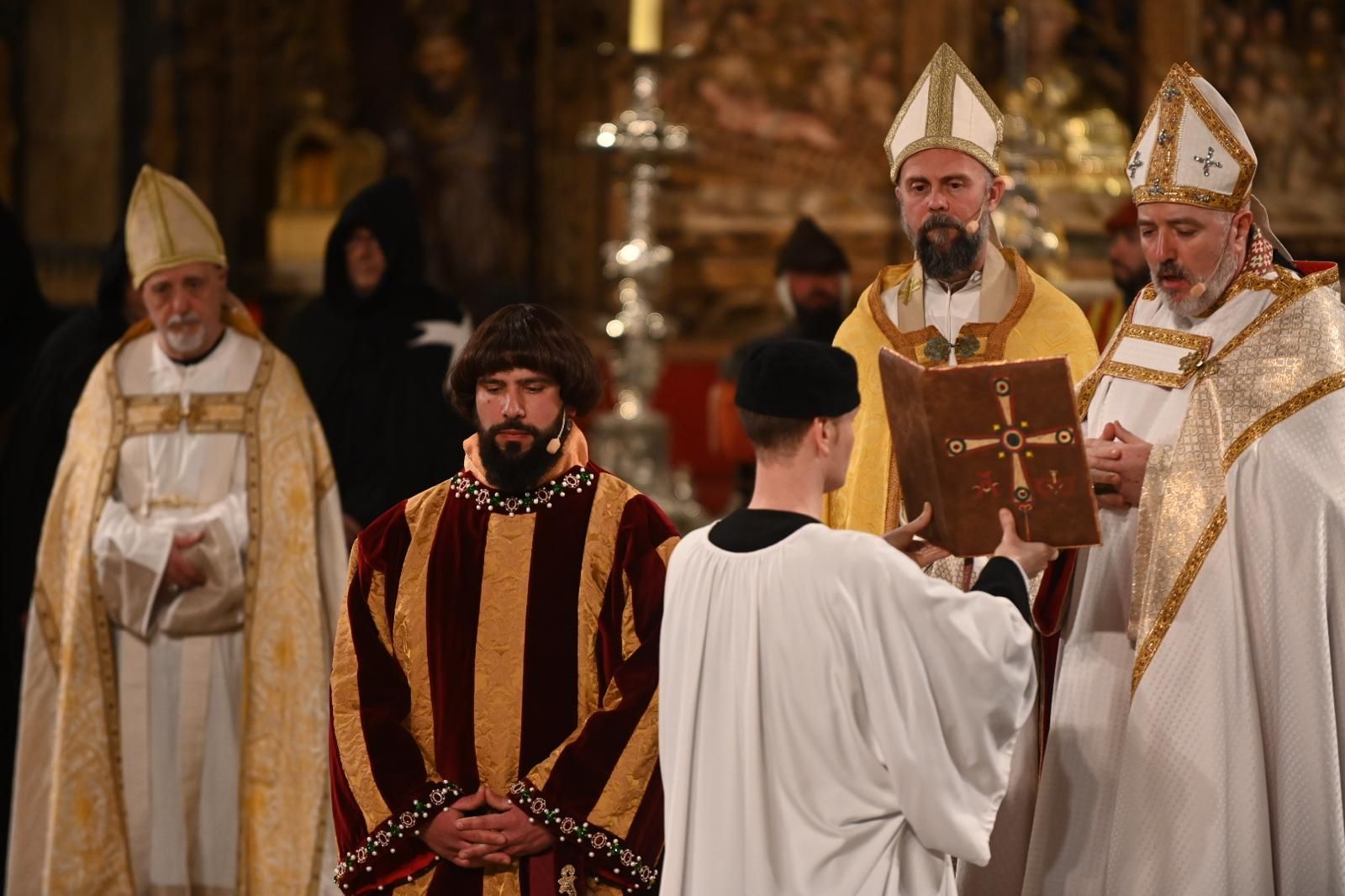 EN IMÁGENES | Así ha sido la recreación histórica de la Coronación de los Reyes de Aragón