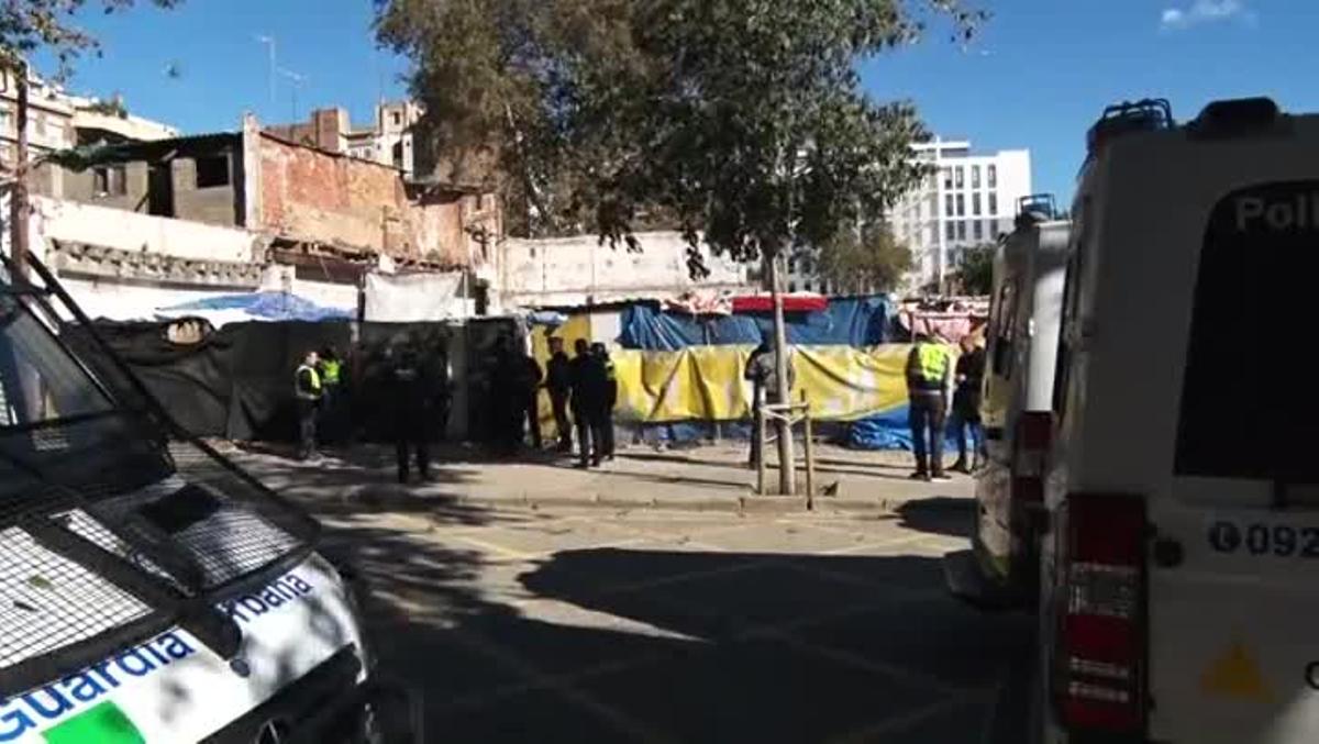 La Guàrdia Urbana, contra un assentament de barraques on es traficava amb droga.