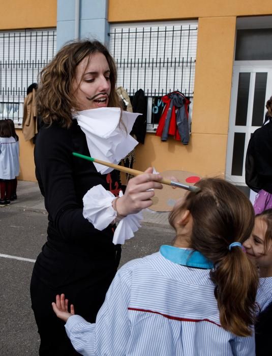 Profesores de Las Dominicas se disfrazan de obras artísticas