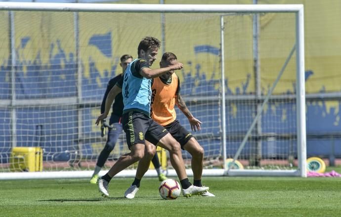 TELDE. Entrenamiento de la UDLP  | 02/04/2019 | Fotógrafo: José Pérez Curbelo