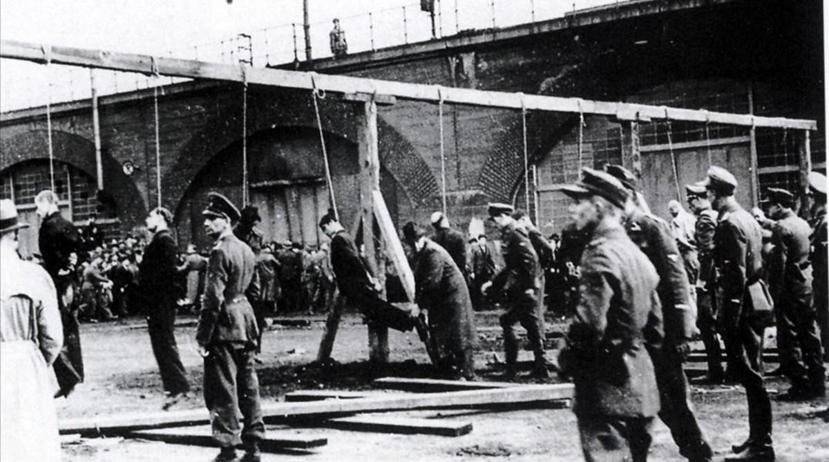 zentauroepp294817 viernes libros fotografia de la ejecucion de prisioneros por170623114227