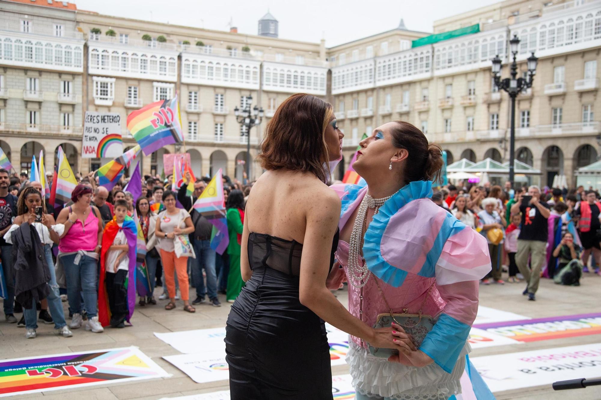 La marcha del Orgullo LGTBI recorre las calles de A Coruña