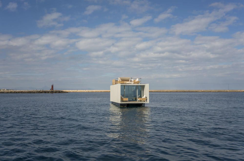 Así es la primera suite flotante del mundo, amarrada en Dénia