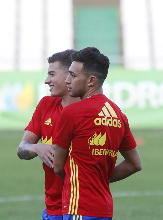 Las mejores imágenes del entrenamiento de Munir con la Selección Española