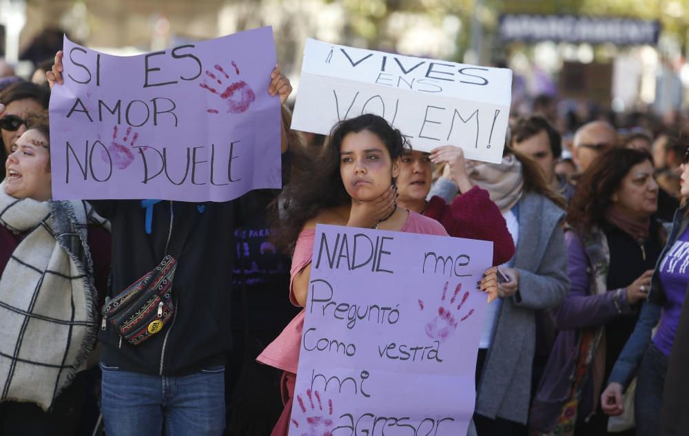 Gewalt gegen Frauen: große Demo auf Mallorca