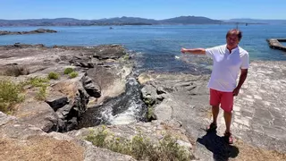 La cofradía de Cangas está «farta» de las fecales de la EDAR y avisa que es la «ruina» del sector